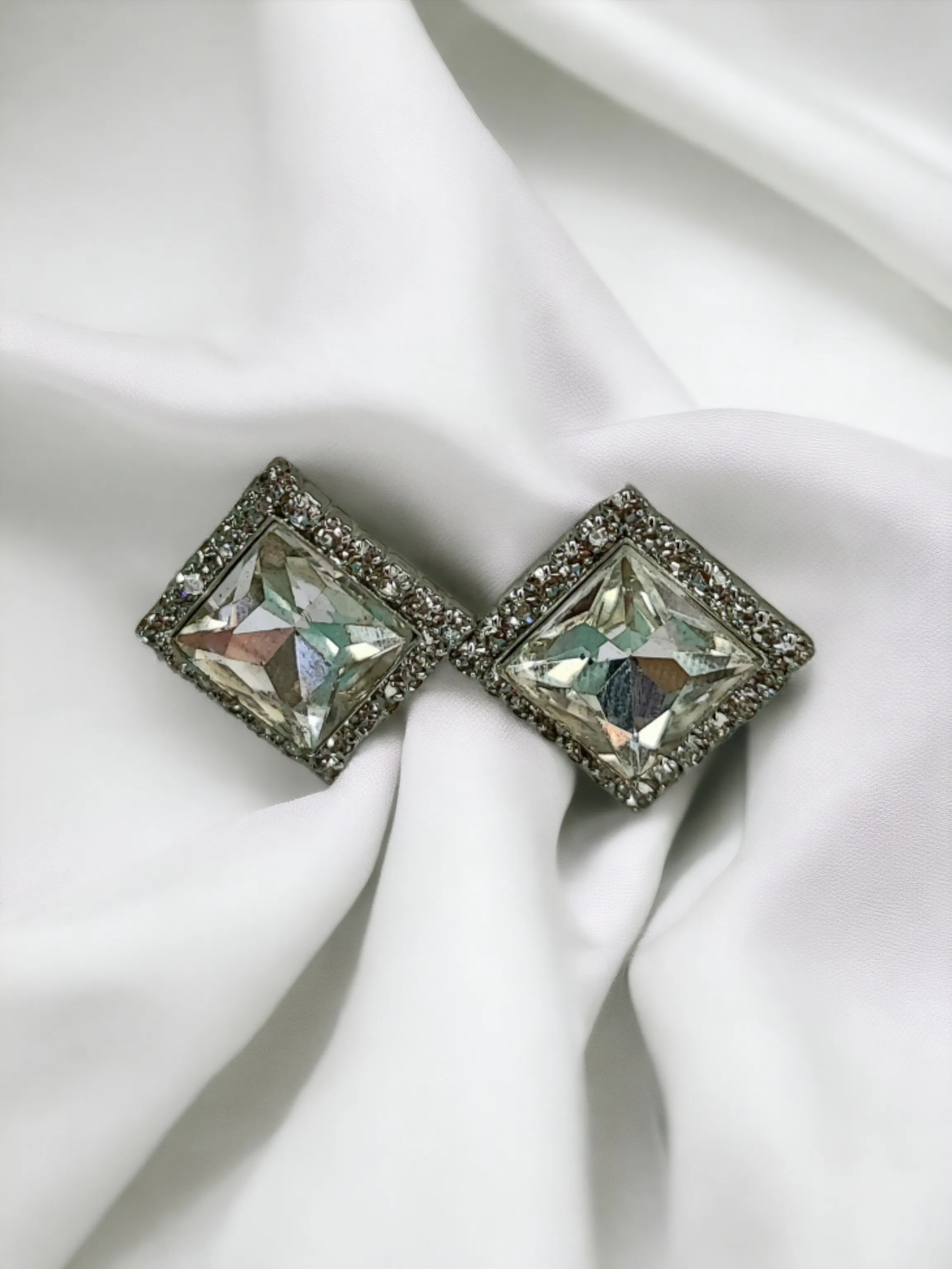 Pearlfect Crystal Stone Earrings